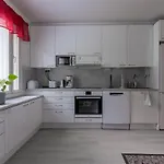 Spacious Lapland Vacation With Private Sauna & Lappish Fire Hut Apartmán