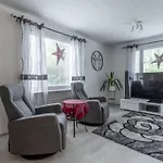 Spacious Lapland Vacation With Private Sauna & Lappish Fire Hut Apartmán Rovaniemi