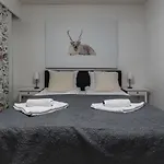 Spacious Lapland Vacation With Private Sauna & Lappish Fire Hut Apartman Rovaniemi