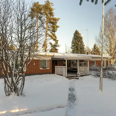 Spacious Lapland Vacation With Private Sauna & Lappish Fire Hut