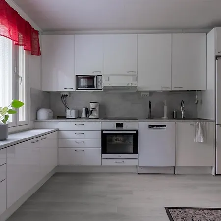 Spacious Lapland Vacation With Private Sauna & Lappish Fire Hut Apartmán