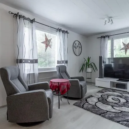 Spacious Lapland Vacation With Private Sauna & Lappish Fire Hut Apartmán Rovaniemi