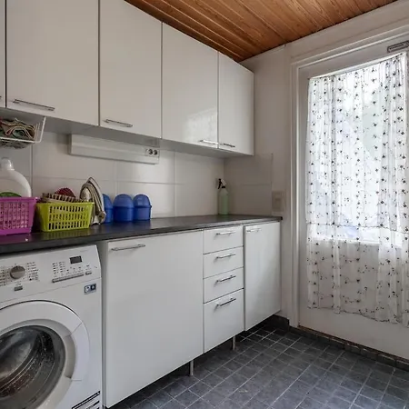 Spacious Lapland Vacation With Private Sauna & Lappish Fire Hut * Rovaniemi