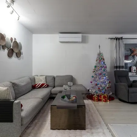 Spacious Lapland Vacation With Private Sauna & Lappish Fire Hut شقة روفانييمي