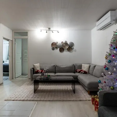 Spacious Lapland Vacation With Private Sauna & Lappish Fire Hut